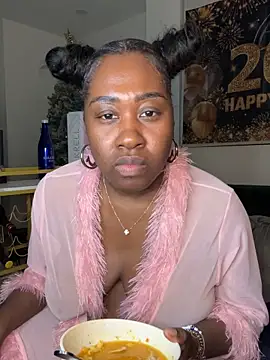 Webcam Model (juicesowet)  is live.Free join now!