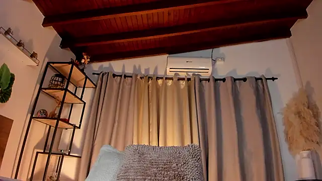 amber_maxwell webcam