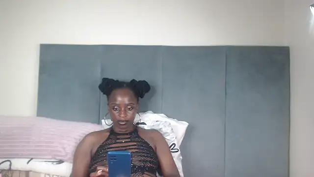 jah-queen - Jah-Queen's free webcam - UK Sex Cams