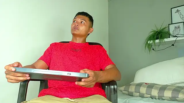 AndrewKenoxx_ webcam