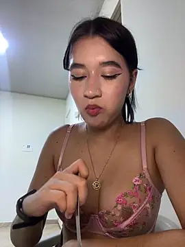 Emi_blair webcam