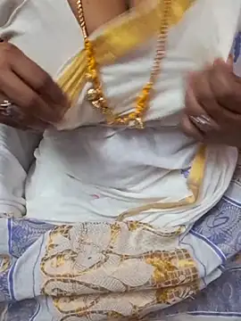 tamil_ammani (F milf) - Boobs show😜😜😝🥰🔥🔥🔥