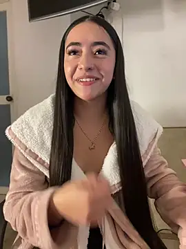 AuroraJohns_Pink webcam