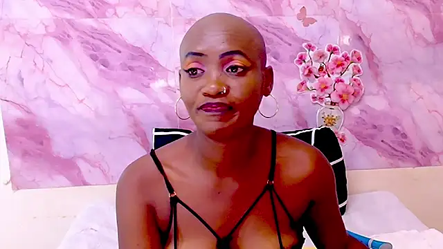 EbonyOlive69 webcam