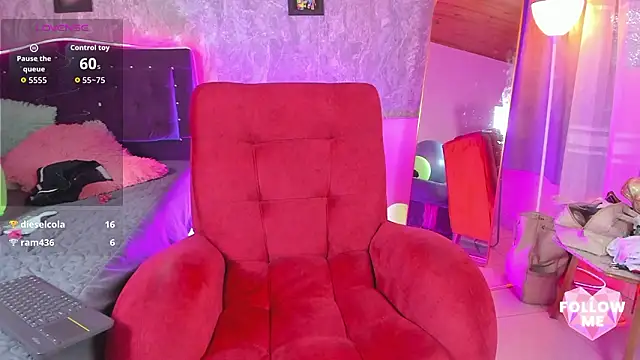 Lauren_smiles webcam