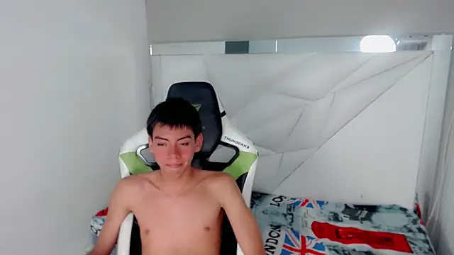 Liarr_ Live Webcam on Stripchat