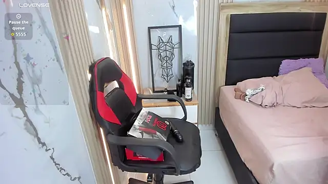 lizziemontana2 webcam