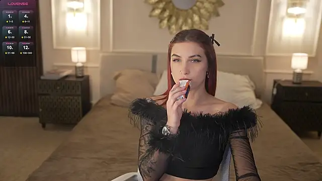 Magnetic_Mia_ webcam