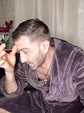 alexdaniel89 (Ask my age) - Neked 5 min