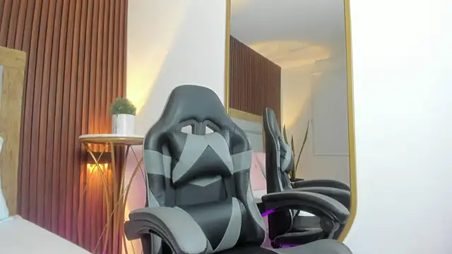 noa27_ (F teen) - ICE IN MYS NIPPLES