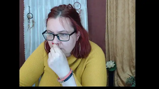 PlayfullMature webcam