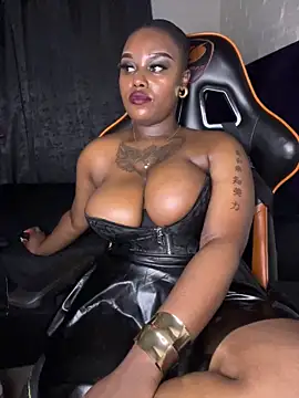 QUEEN_NOBUHLE_FE... Live Webcam on Stripchat