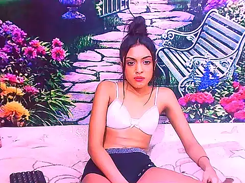 IndianPretty14u2Luv webcam