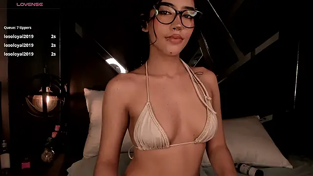 vaiolethsan__ - Vaiolethsan__'s free webcam - UK Sex Cams