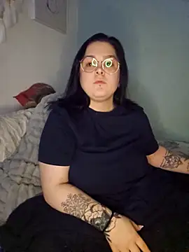 Saucy-Serenity webcam