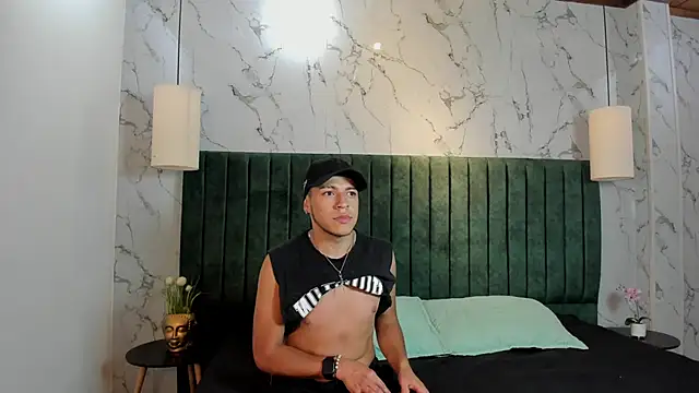 Zackfalcon_ webcam