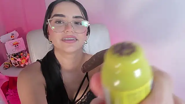 laana_foxx - Laana_foxx's free webcam - UK Sex Cams