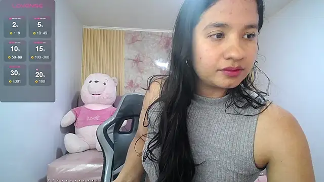 irina_evans_s1 (F teen) - pussy in closeup