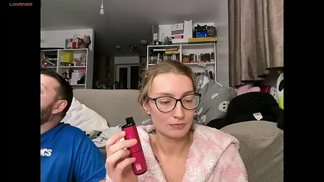 harleyblair (Ask my age) - tits out