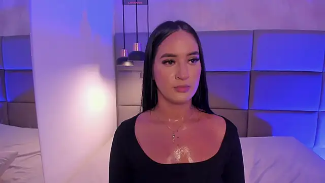 emily_luve - Emily_luve's free webcam - UK Sex Cams