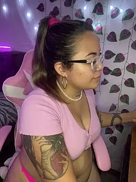 lindalatina2001 - Lindalatina2001's free webcam - UK Sex Cams