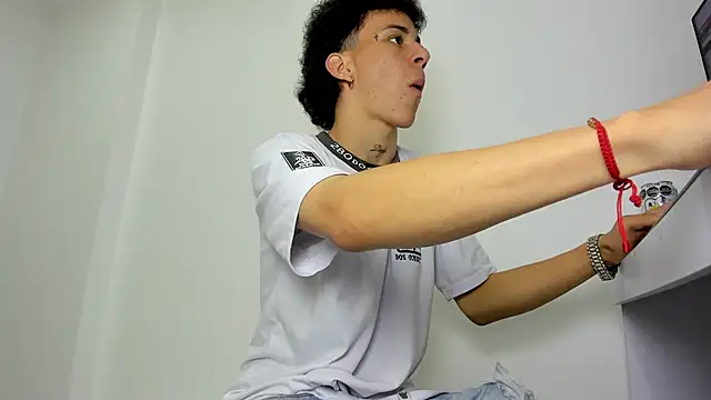 Maxxx_bigcockx webcam