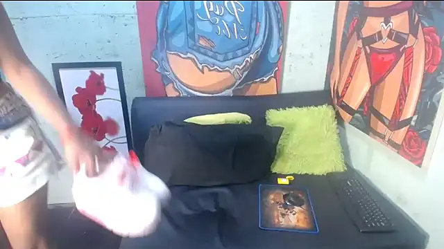 Indianzaraxxx webcam