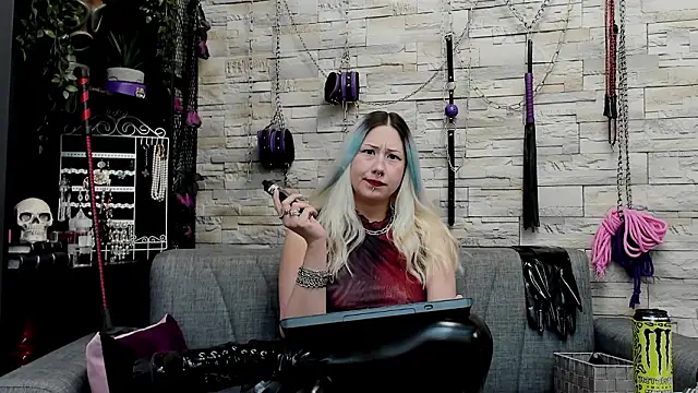 CruelMistress webcam