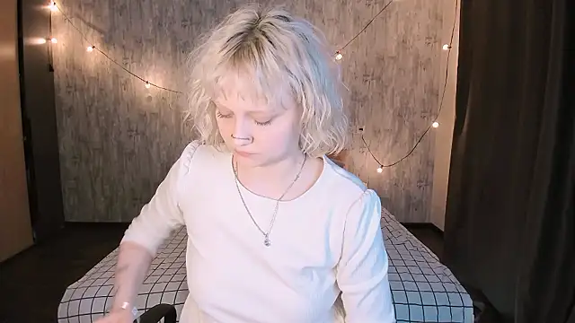 mariamango (F young) - panties off