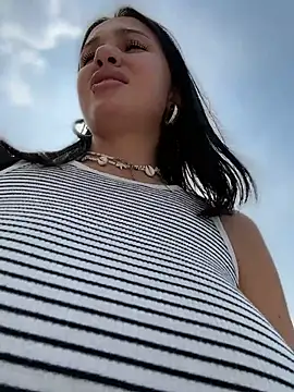 vendimur (F young) - take off your bra and suck your nipples