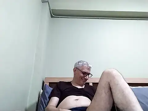 BIGUNCUTHARDCOCK webcam