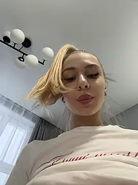 barbie_kris__ (F young) - Blowjob with saliva