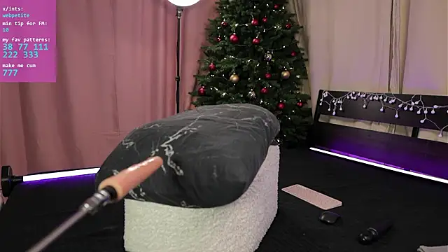 webpetite (F young) - Last tipper gets 1 min of FM control