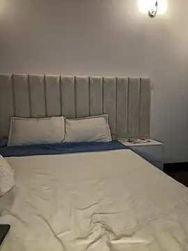 Webcam Model (Mia_Roswell)  is live.Free join now!