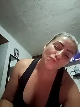 maynor_1998 (F milf) - let's fill this cup with my squirt💦