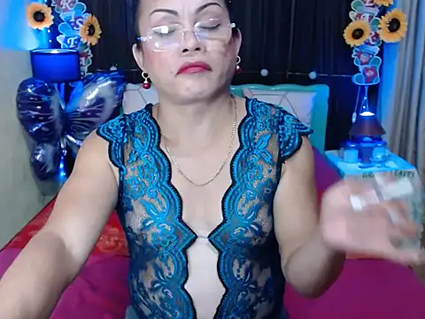 UrAsianPrincessDanie webcam