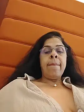 Webcam Model (NakedMILFx)  is live.Free join now!