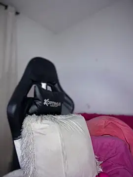 Miaa_love6969 webcam