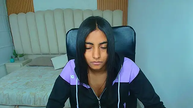 shaneelle - Shaneelle's free webcam - UK Sex Cams