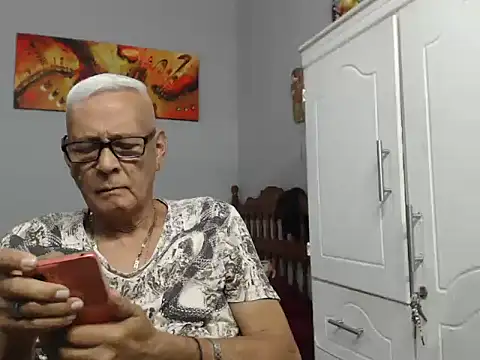 dirtysluttyfist webcam