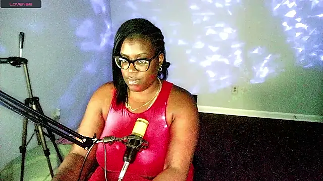 lovelyenigma365 webcam