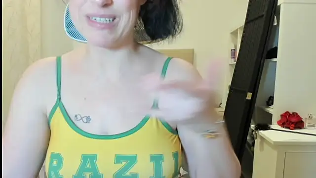 emmita69_ (F milf) - squirting fuente