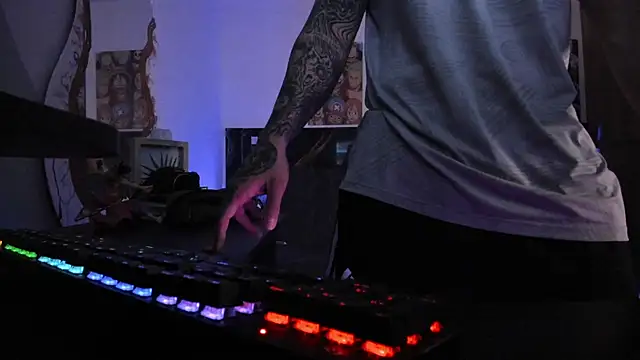 Dominatofstupid webcam