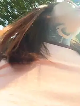 fionamurr (F teen) - take off your top and play with your nip