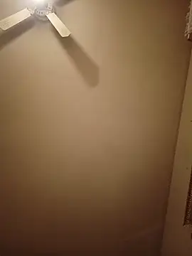 macnificent1fr (M mature) - Precum