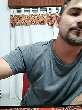 bradd_32 (M young) - HANDJOB AND CUMSHOT