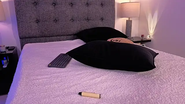 mandi4pole_ (F young) - Osci toy in my pussy