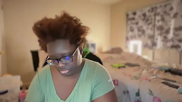 -yagurlwest - -Yagurlwest's free webcam - UK Sex Cams