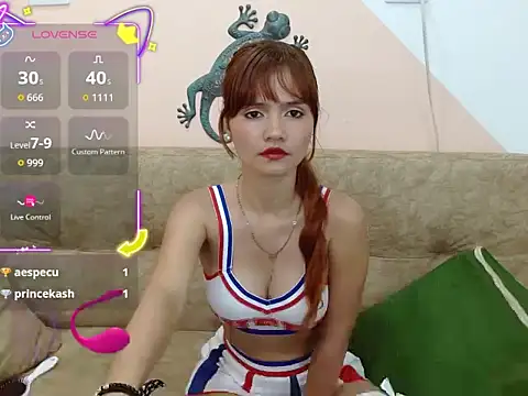 miss_tinnymafe webcam