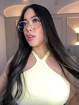 Webcam Model (Miss_blue69)  is live.Free join now!